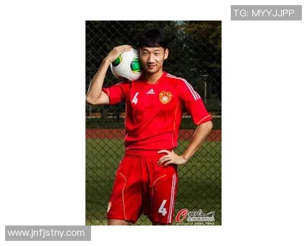 足球明星独特招牌拍照瞬间展现魅力与风采的精彩瞬间合集